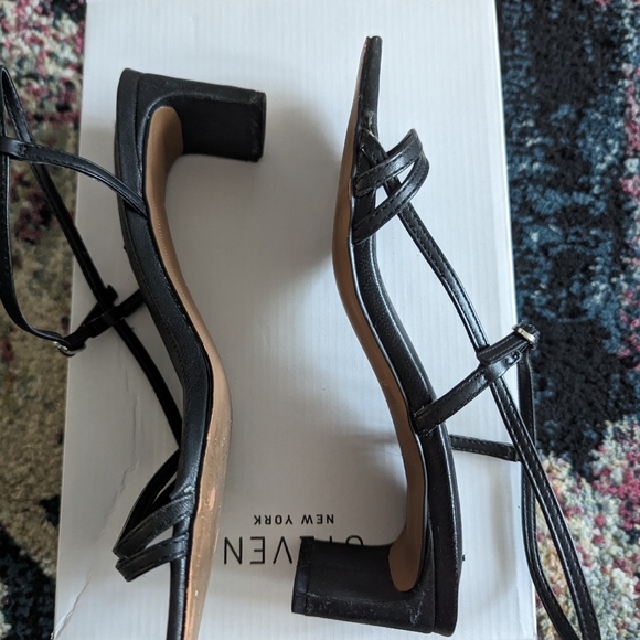 Steven New York Black Strap Sandals - Make an Offer! - Picture 4 of 6